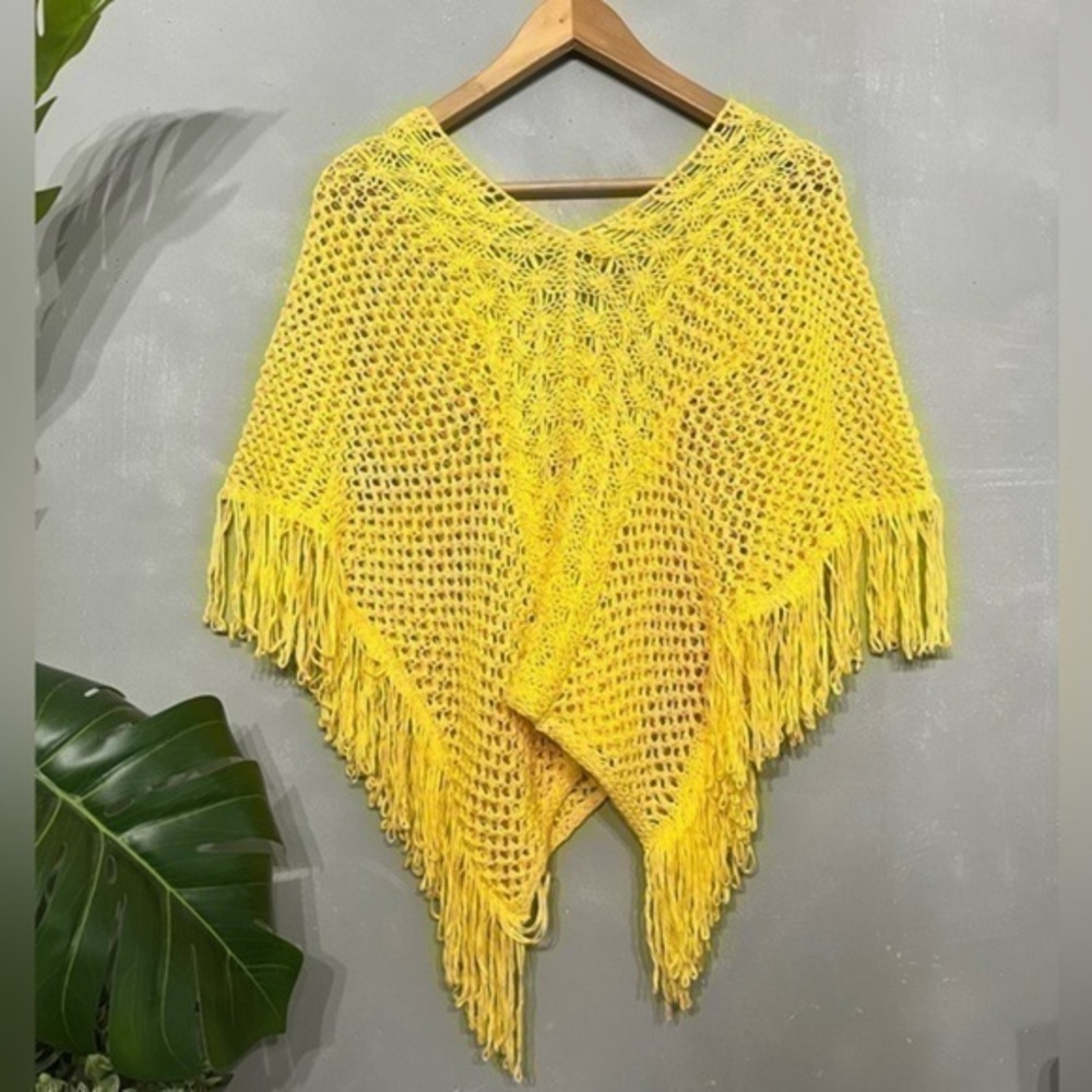 3/$30 _ TAMARA H. | yellow knit poncho fringe hippy boho coverup cape-  large
